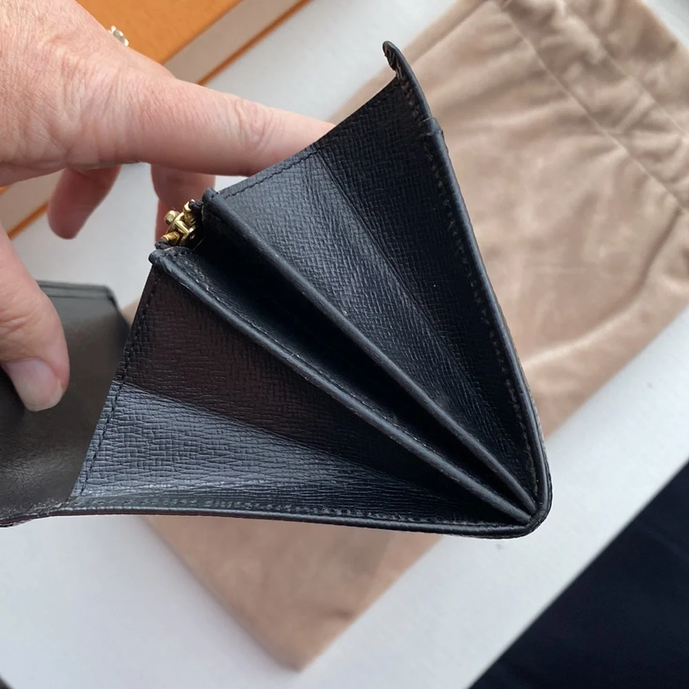 EUC LOUIS VUITTON Black Epi Sarah Wallet Vintage (CA1906) - Picture 10 of 16